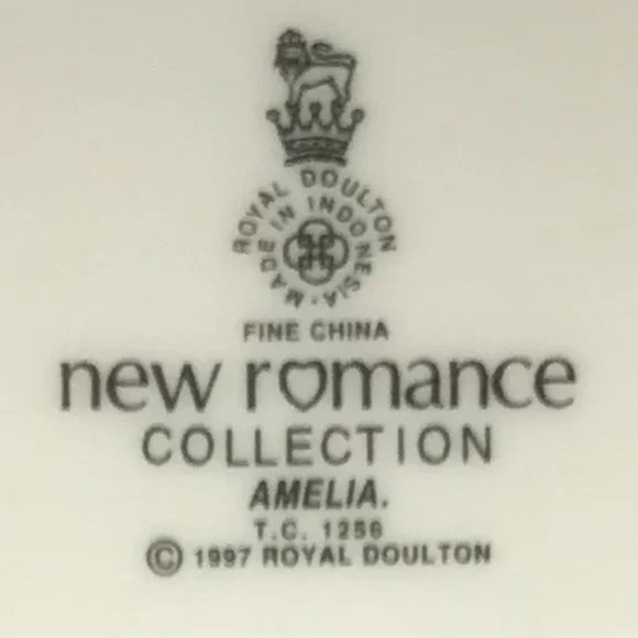 Vintage Royal Doulton Amelia gravy boat and underplate set New - Picture 9 of 9